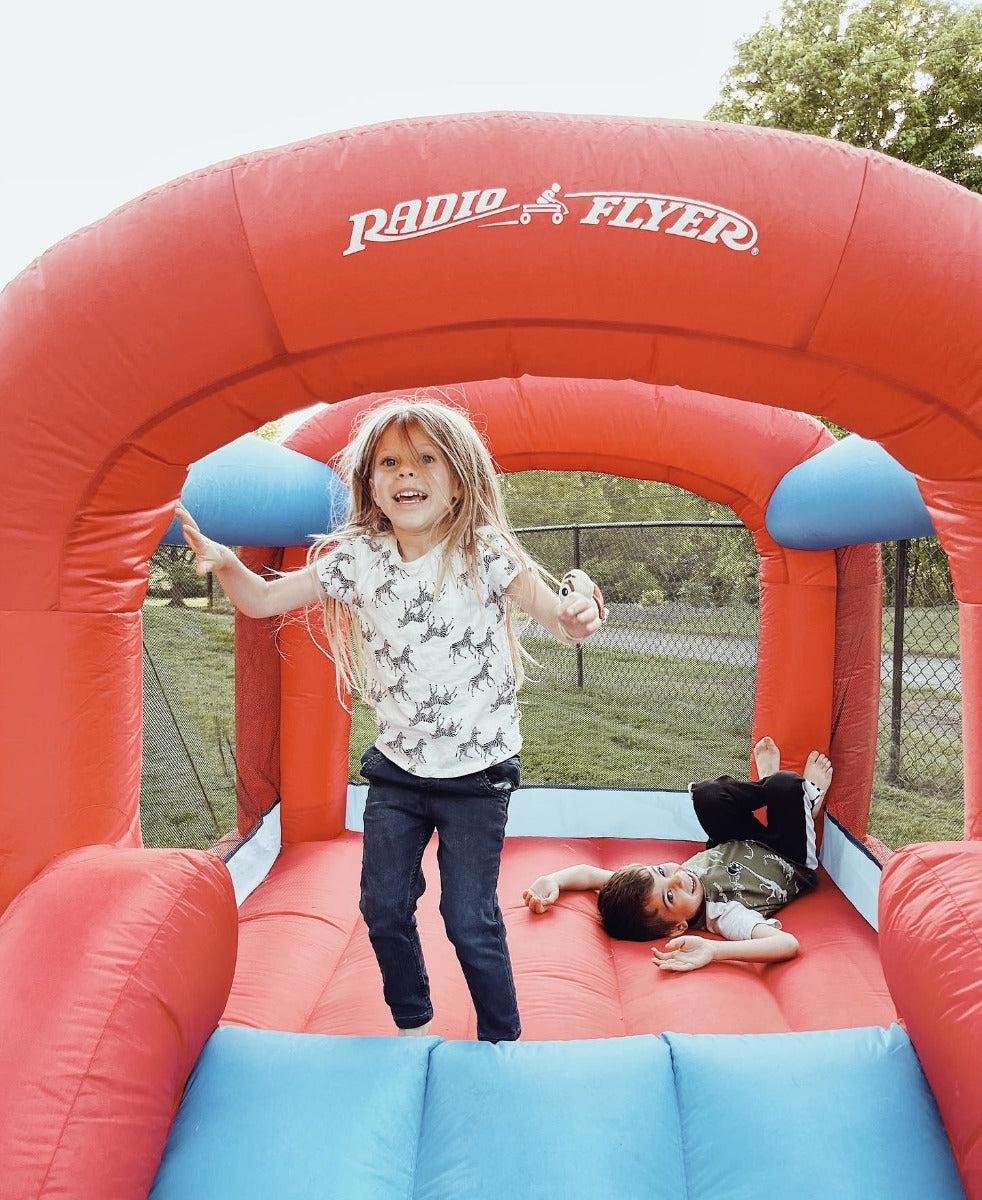 3 Tips to Throw a Block Party – Radio Flyer